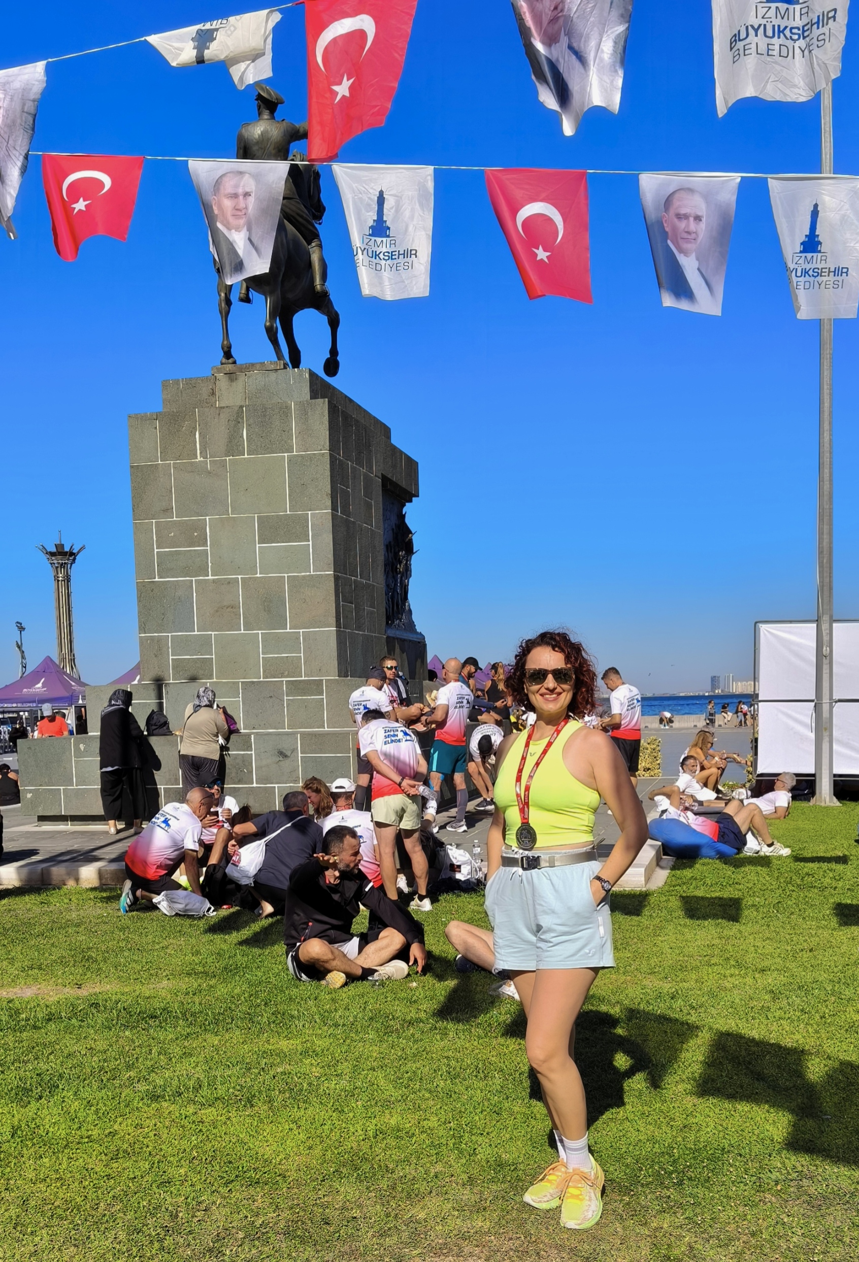 Nayime Serbest ile Eğitime Bir Adım Daha kampanya görseli